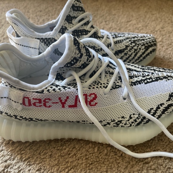 Yeezy Boost 350 V2 'Zebra size 5 - Picture 1 of 6